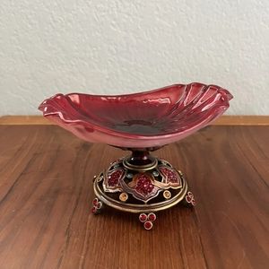 Jay Strongwater pedestal soap dish